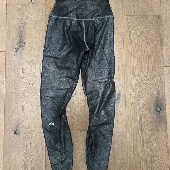 Alo leggings XS - Picture 2 of 3